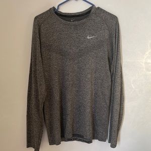 Grady activewear shirt for women.